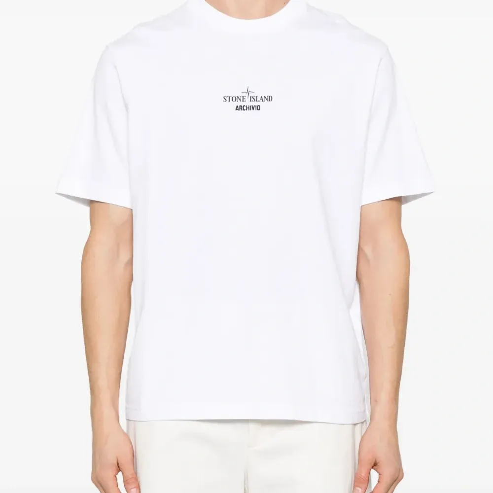 Футболка с логотипом