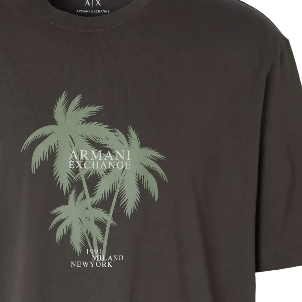 Футболка с круглым вырезом