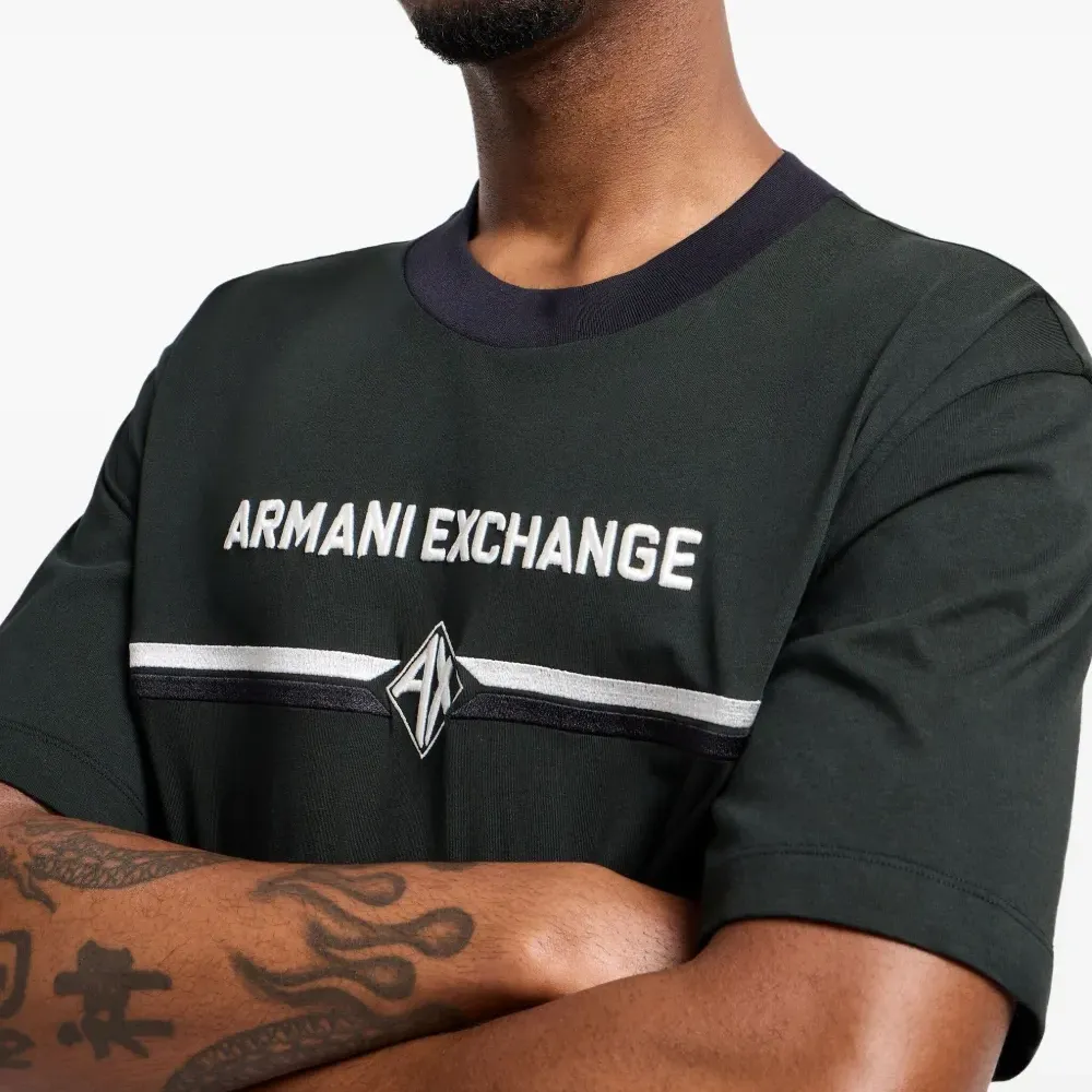 Футболка с логотипом