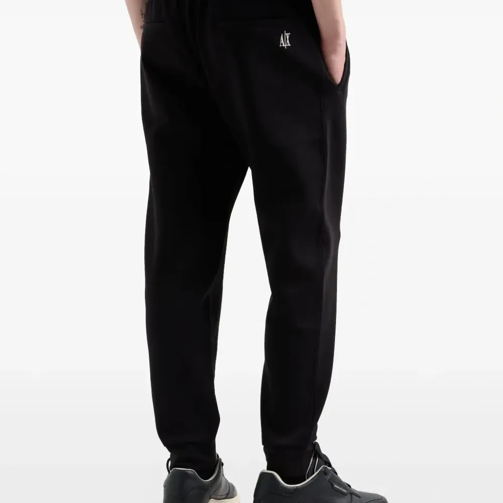 Спортивные брюки с вышитым логотипом