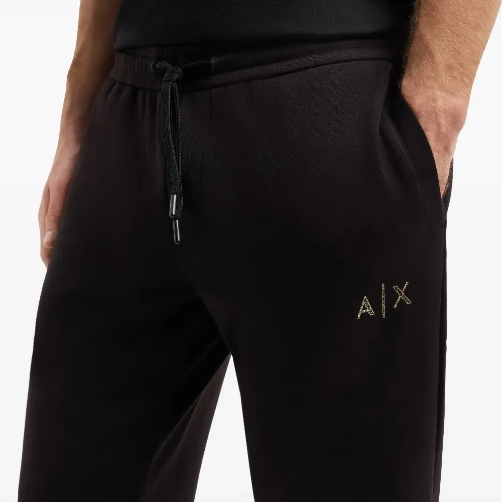 Спортивные брюки с вышитым логотипом