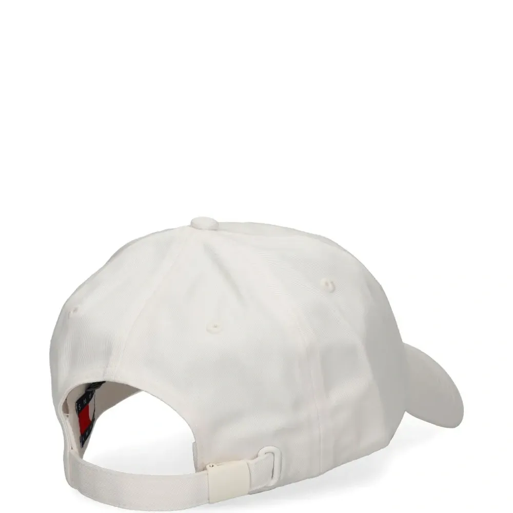 Бейсболка с вышитым логотипом Бейсболка с вышитым логотипом