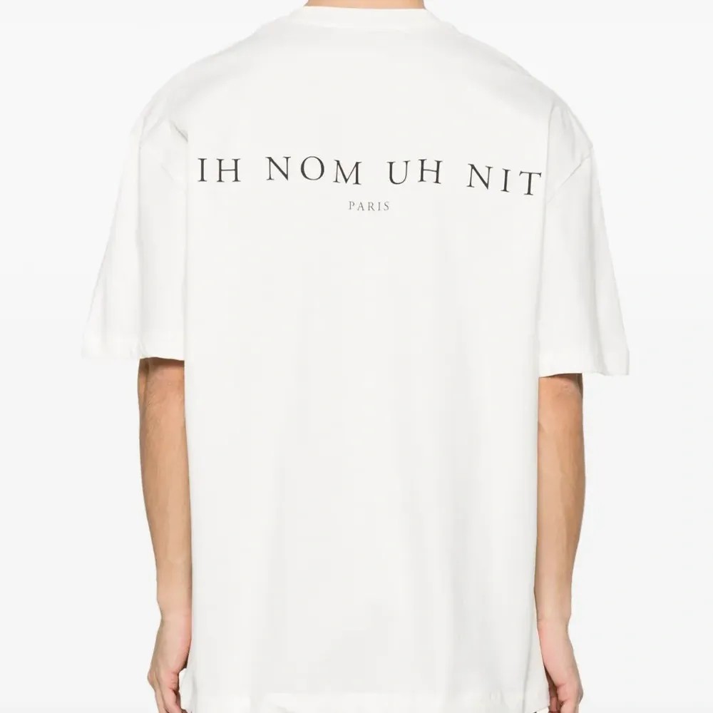 Футболка с логотипом