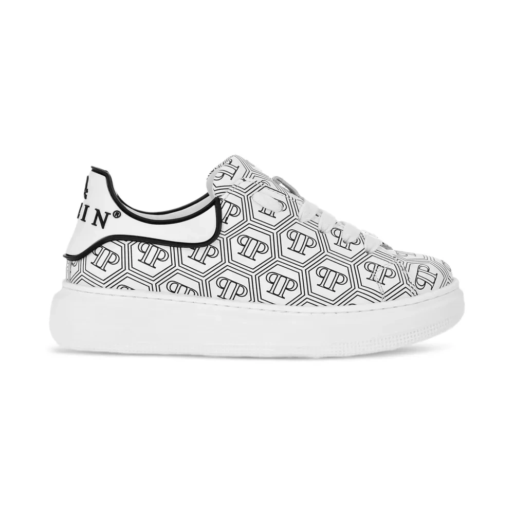 Кеды с монограммой