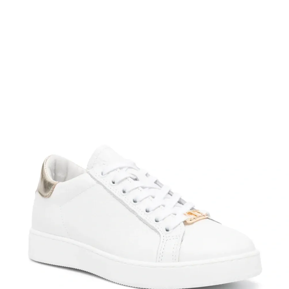 Кроссовки с логотипом