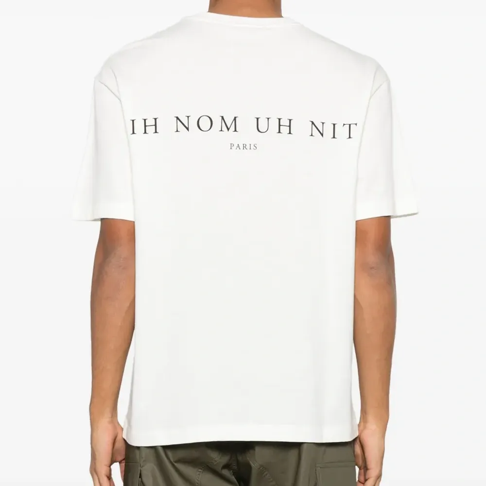 Футболка с логотипом