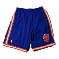 Шорты с нашивкой-логотипом