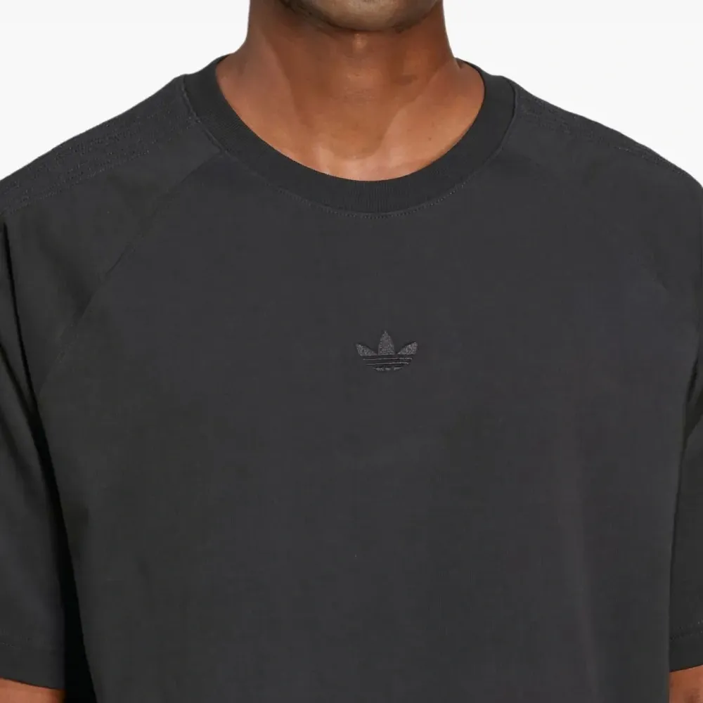 Футболка с круглым вырезом