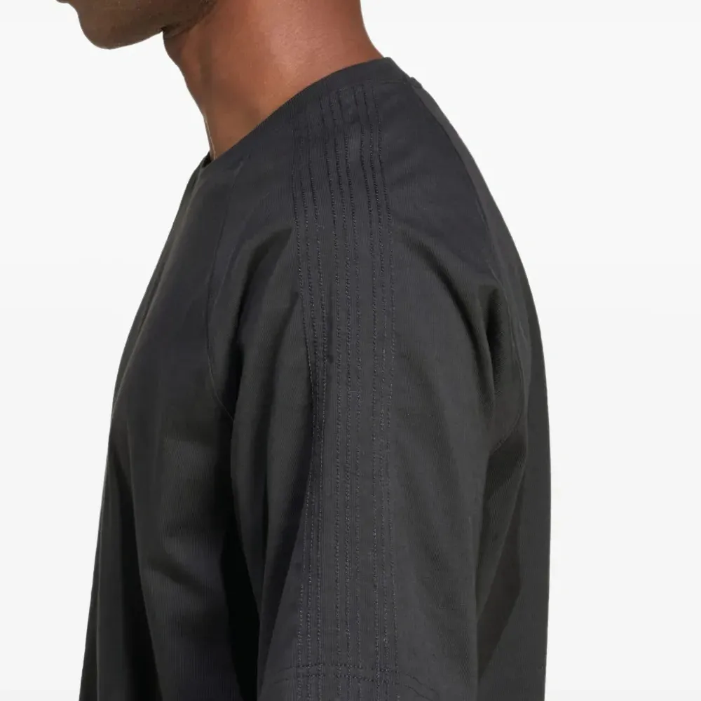 Футболка с круглым вырезом