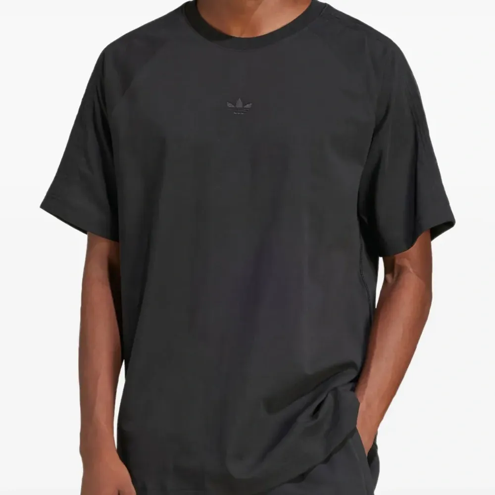 Футболка с круглым вырезом