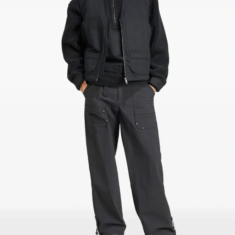 Свитер со вставками