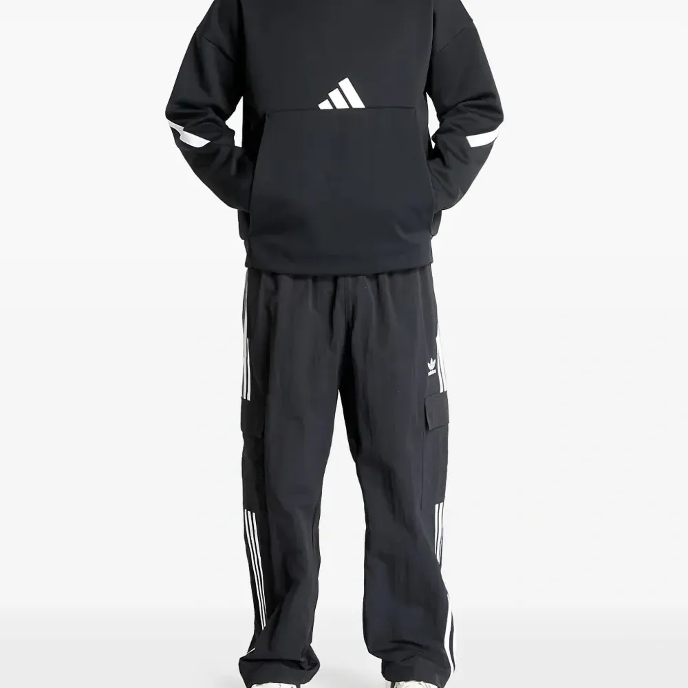 худи с логотипом