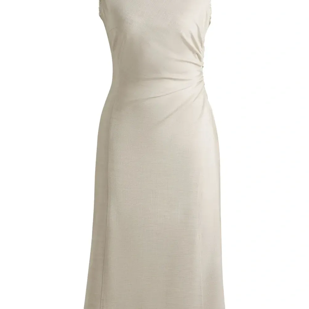 Платье без рукавов