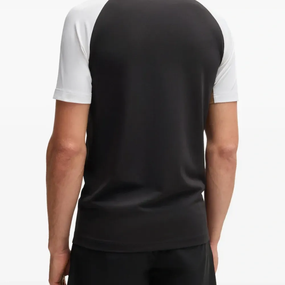 Футболка в стиле колор-блок