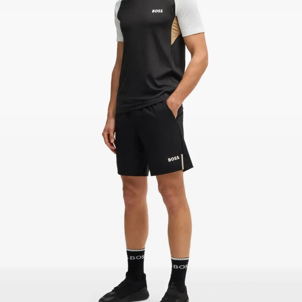 Футболка в стиле колор-блок