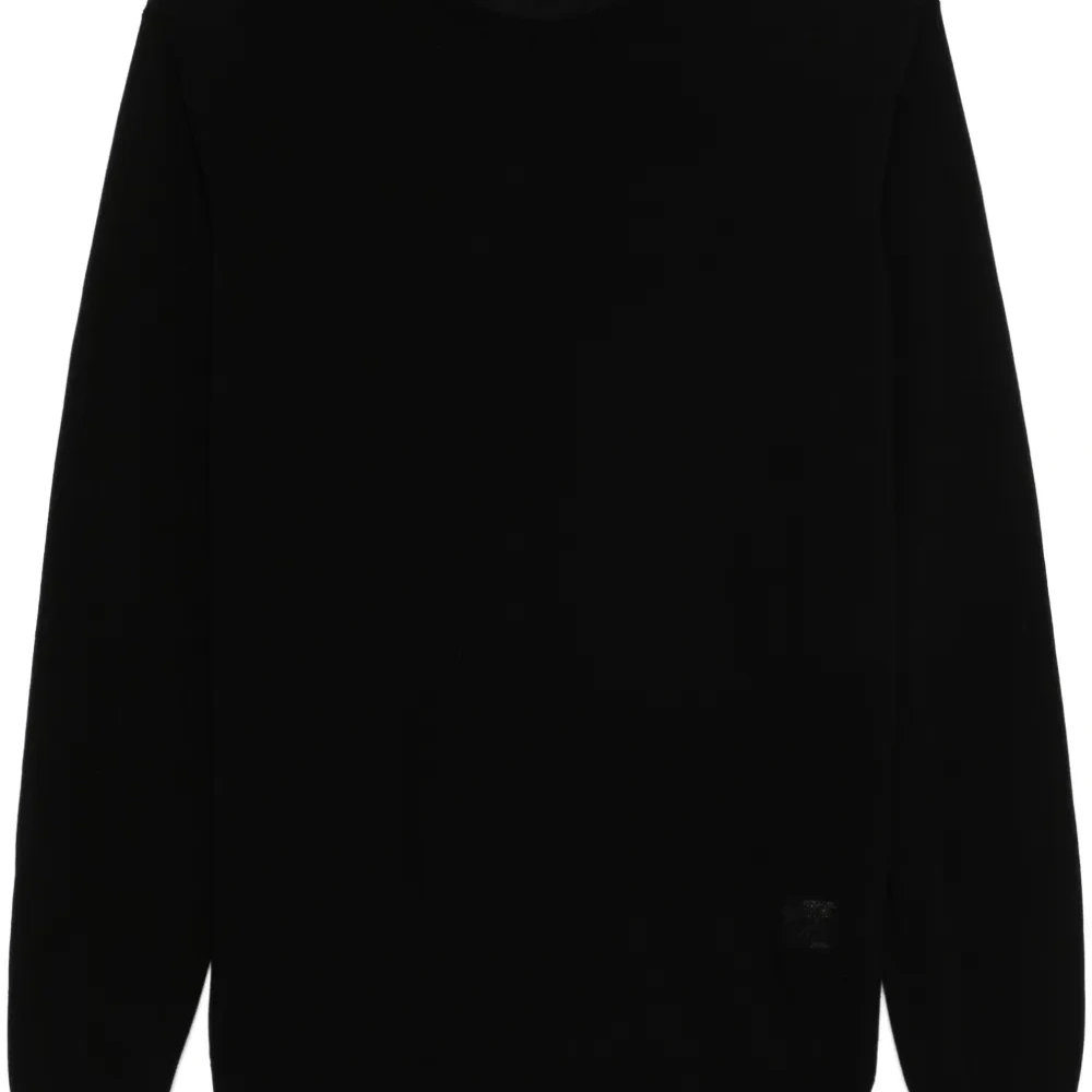 Свитер с круглым вырезом