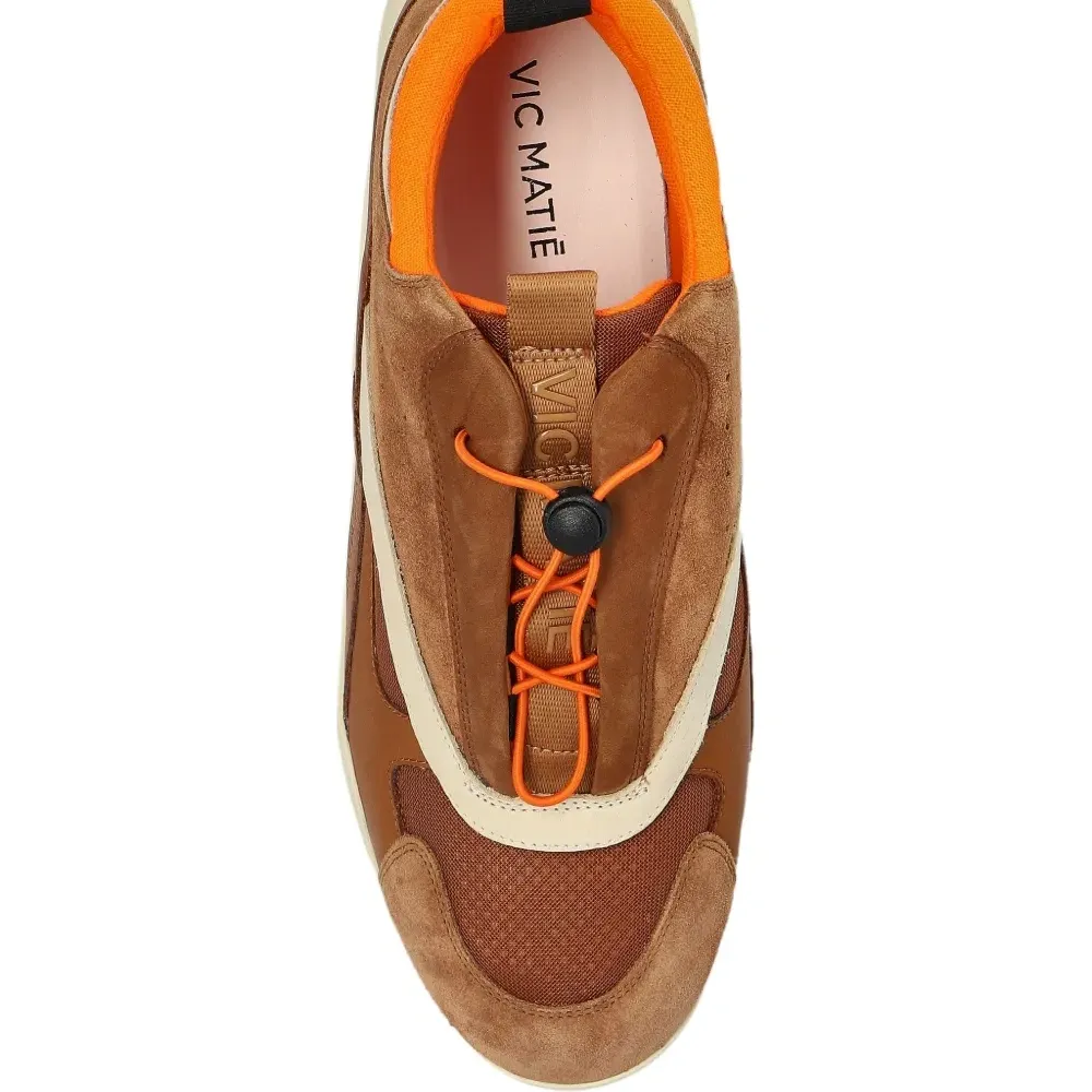 Кожаные кроссовки