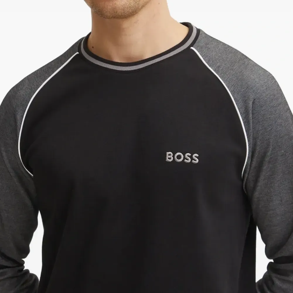 Толстовка с контрастными вставками