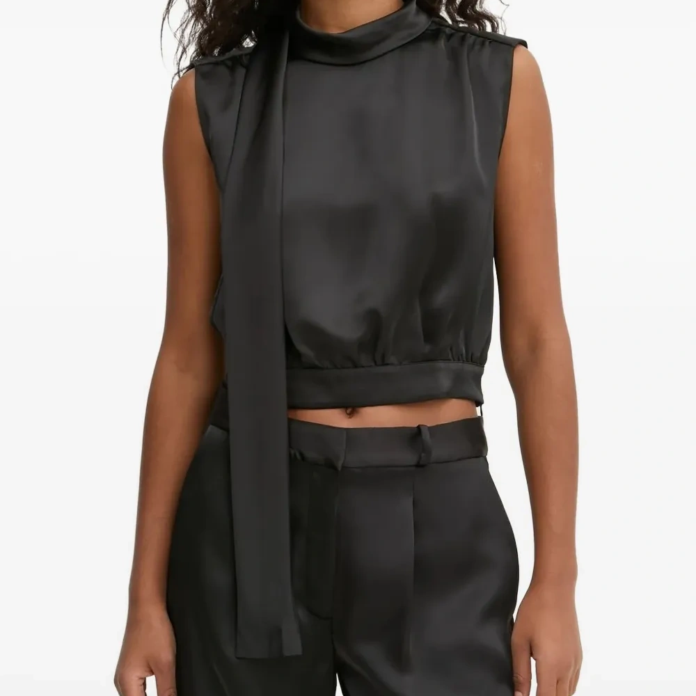 Топ без рукавов