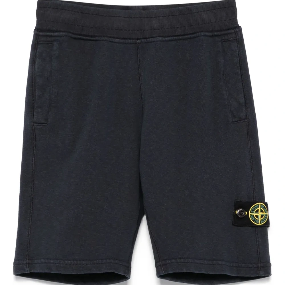 Спортивные шорты