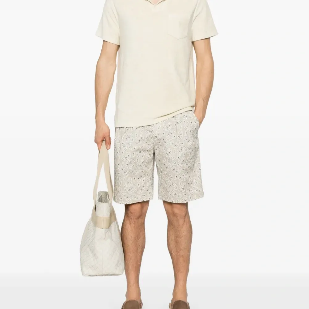 Футболка с объемным воротником