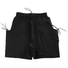 Side-pockets shorts