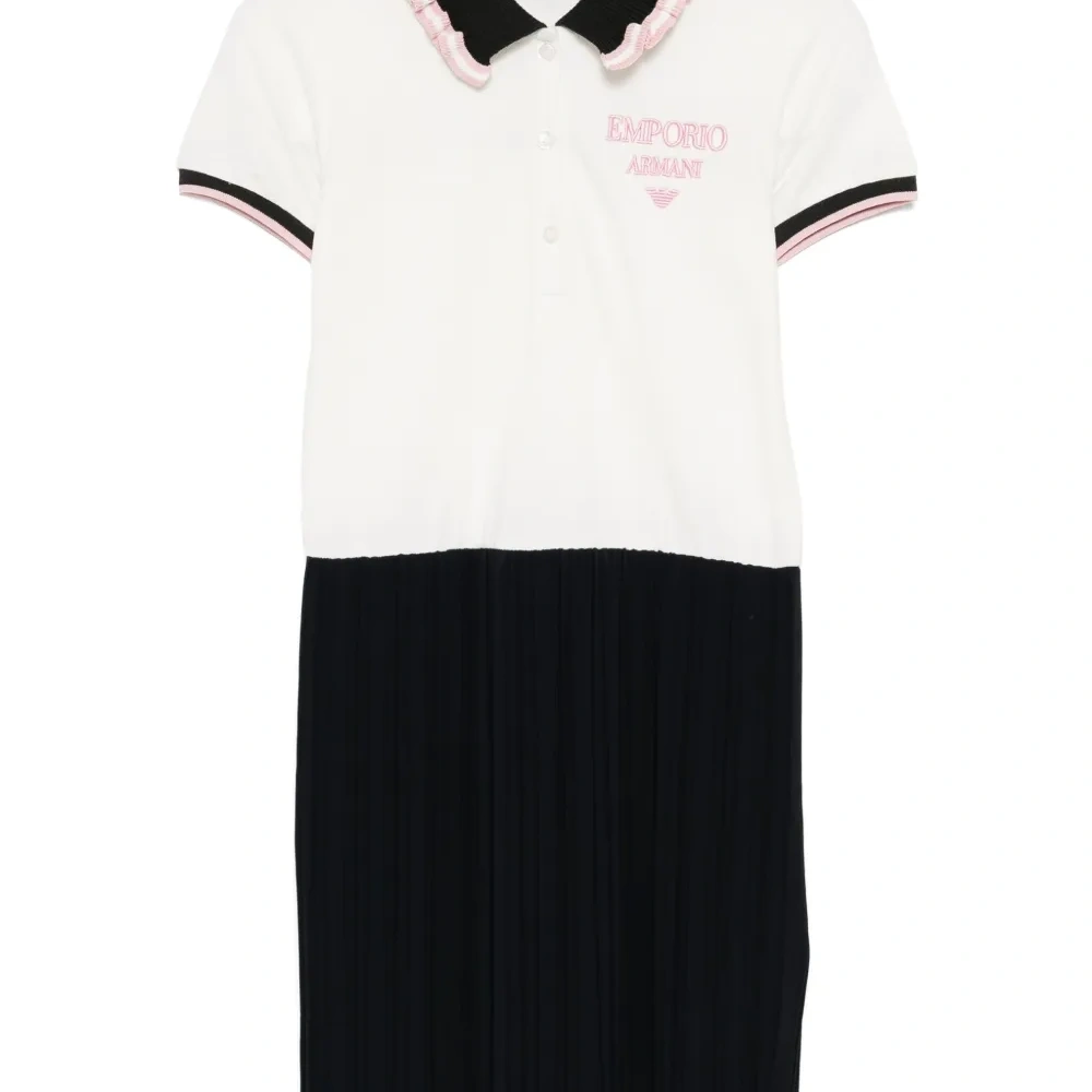 Платье с вышитым логотипом