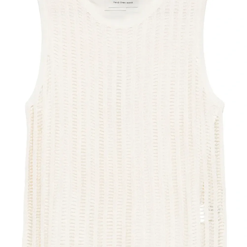 Топ с круглым вырезом Топ с круглым вырезом