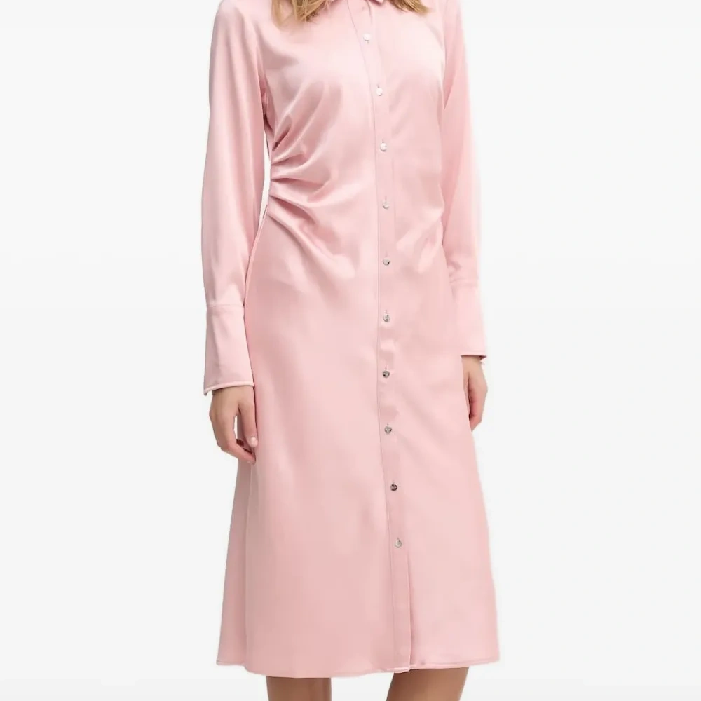 Платье миди с атласными вставками