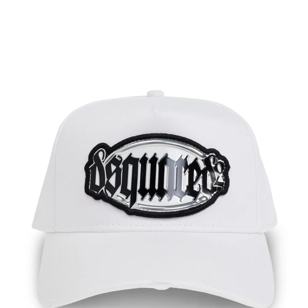 Кепка с нашивкой-логотипом