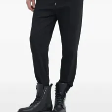 Брюки с нашивкой