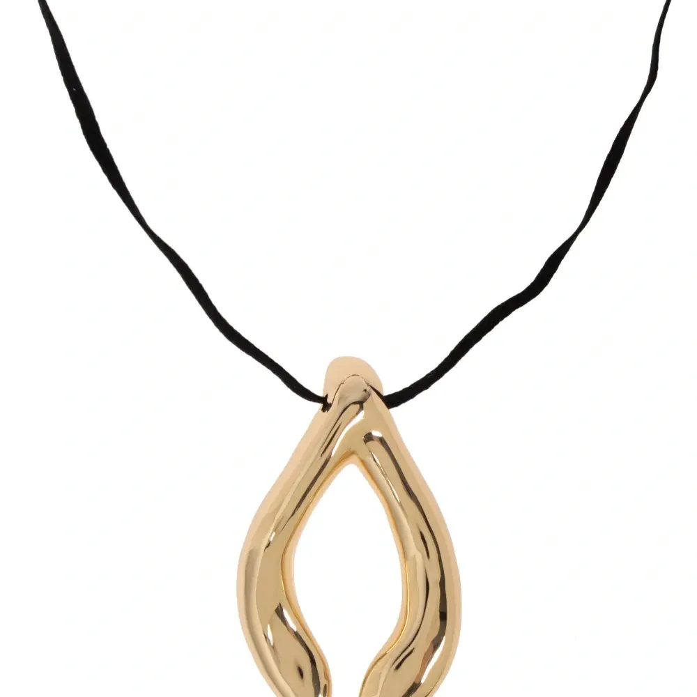 Колье с подвеской