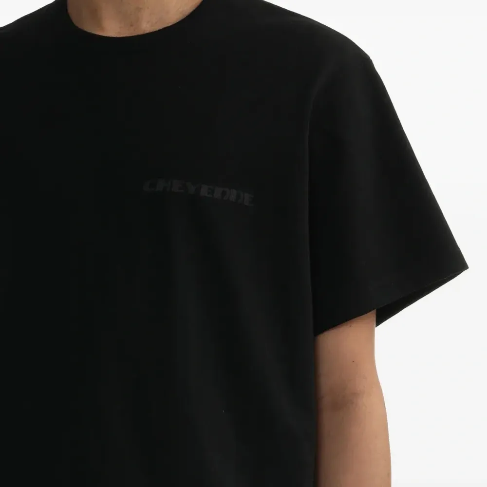 Футболка с графичным принтом