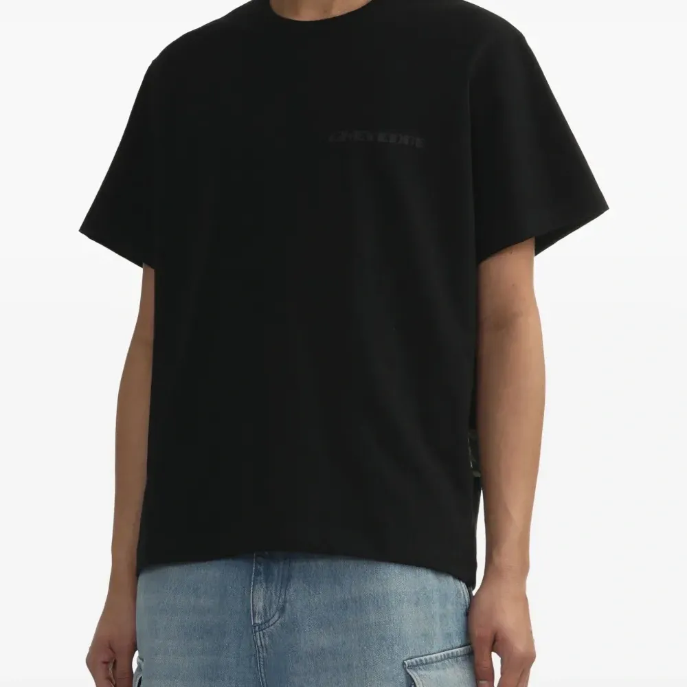 Футболка с графичным принтом