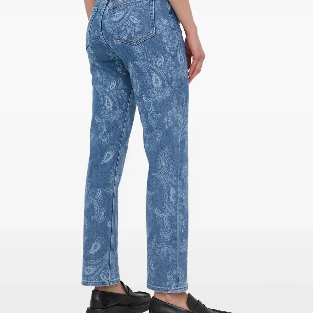 Джинсы с принтом пейсли