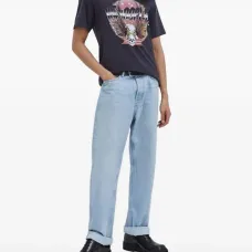 Футболка с графичным принтом Футболка с графичным принтом