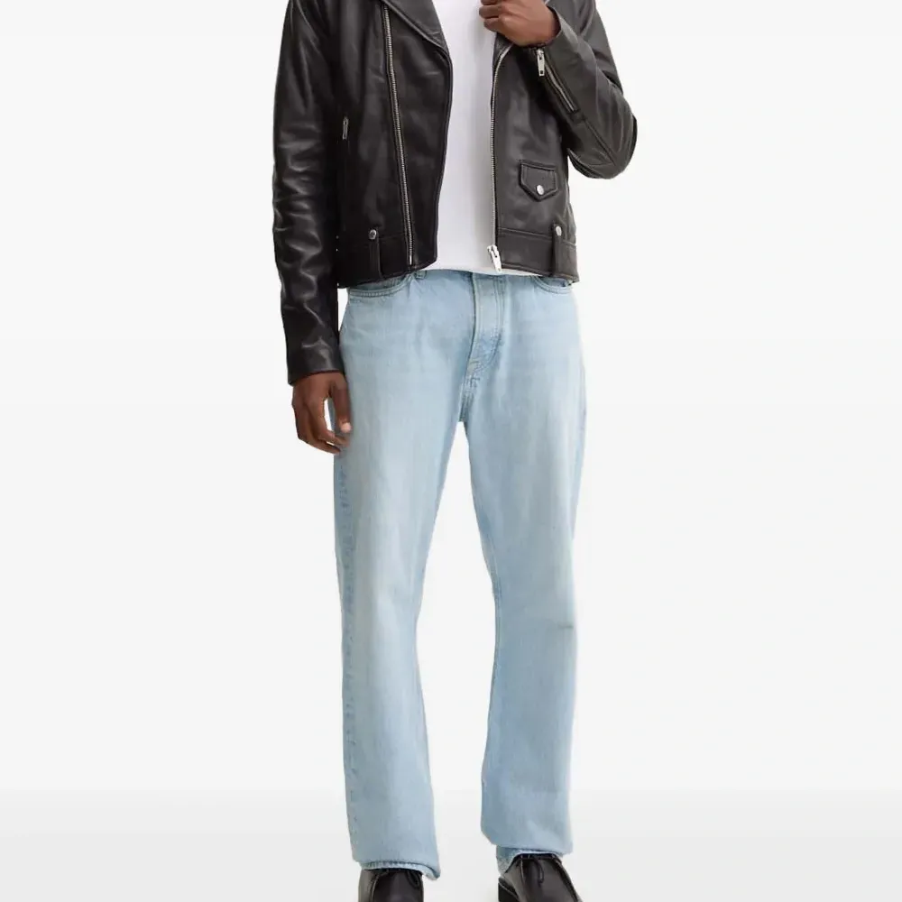 Футболка с вышивкой