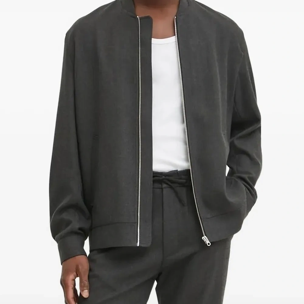 Бомбер на молнии