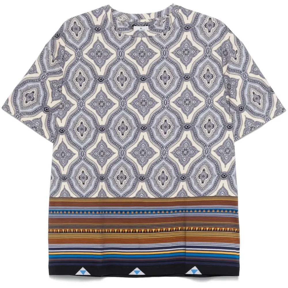 Футболка с абстрактным узором