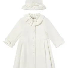 Комплект из пальто и шапки с оборками