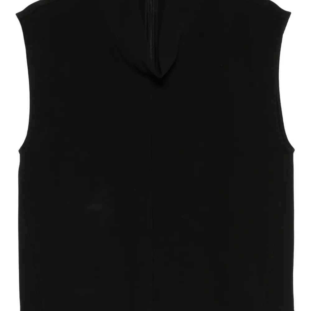 Блузка с высоким воротником