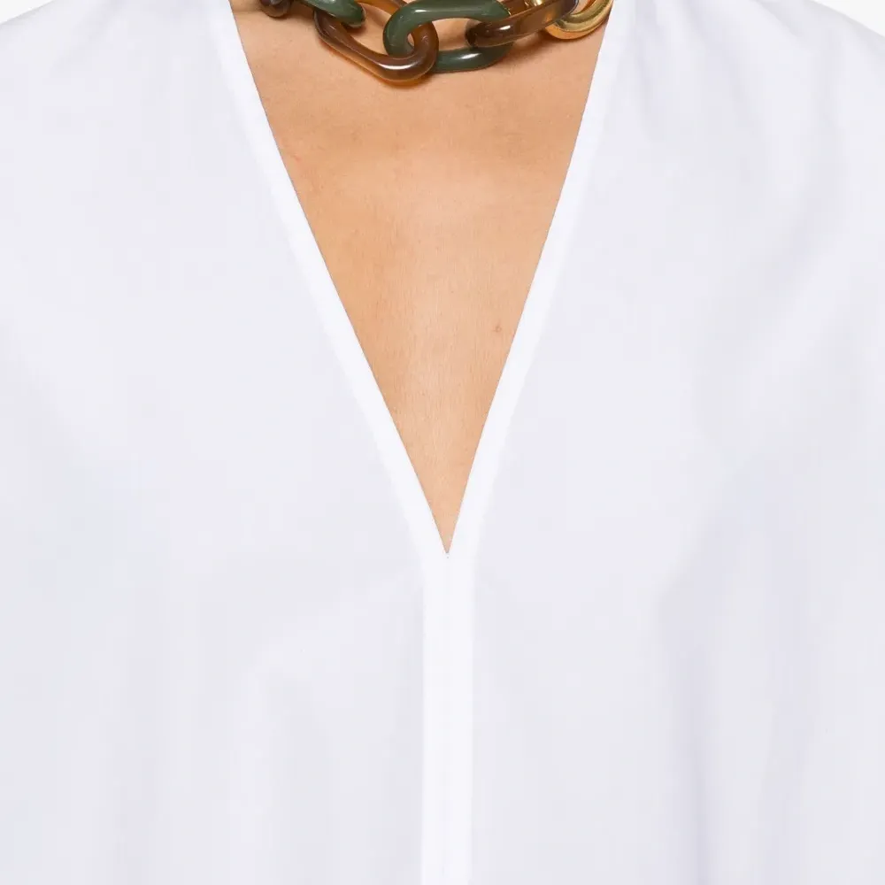 Блузка с V-образным вырезом