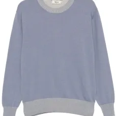 Свитер с круглым вырезом