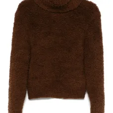 Свитер с объемным воротником