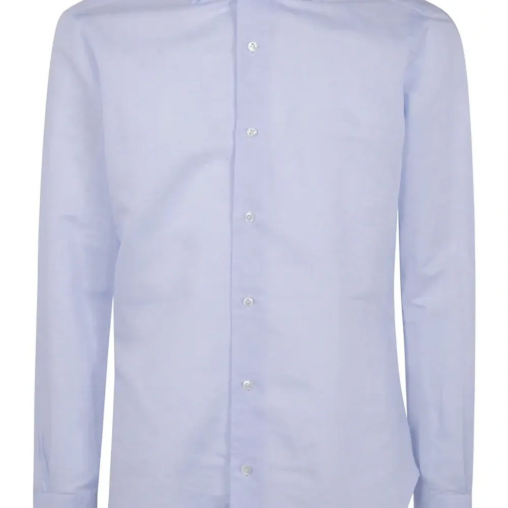 Голубая рубашка