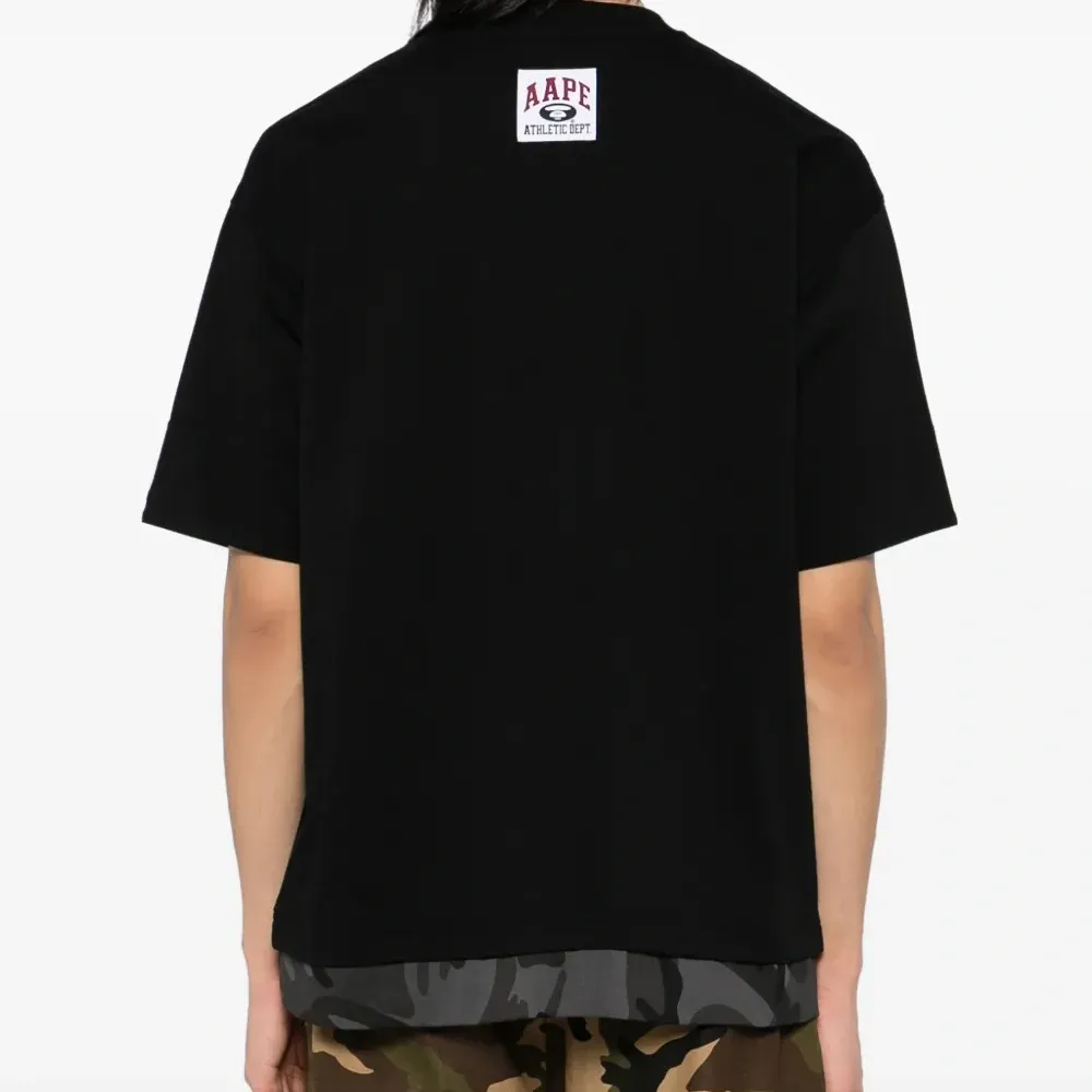 Футболка с логотипом