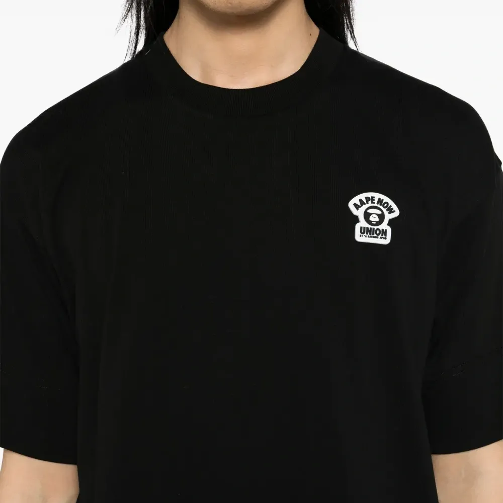 Футболка с логотипом