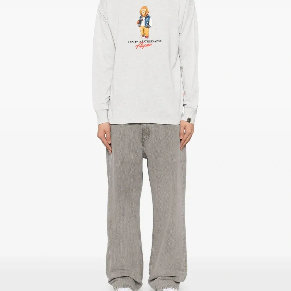 Футболка с графичным принтом