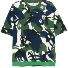 Футболка с нашивкой-логотипом