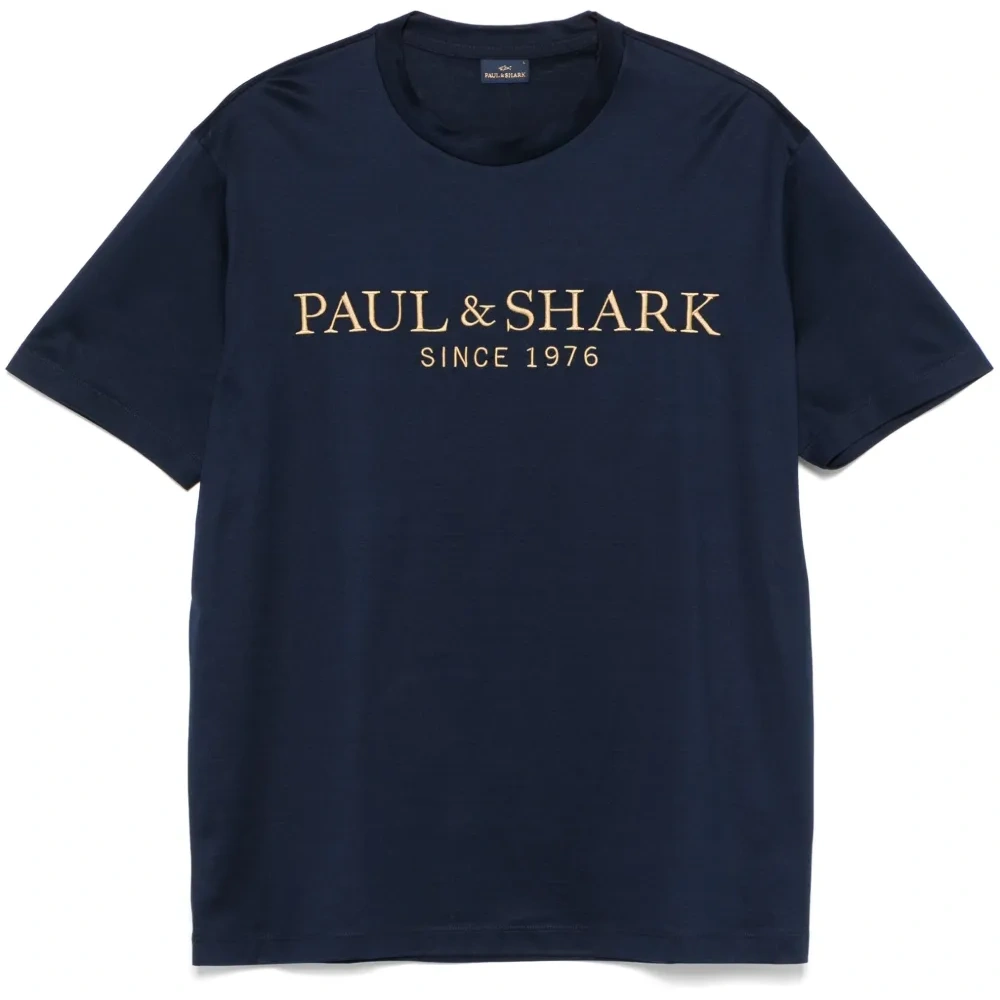 Футболка с вышитым логотипом